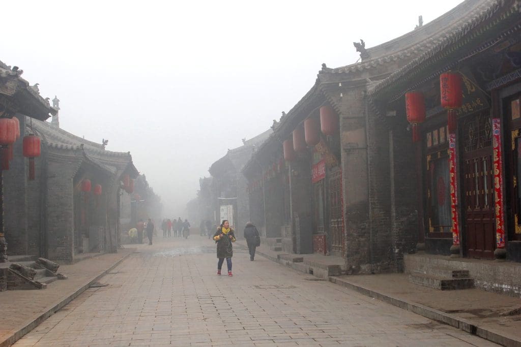 A photo of a Chinese village under heavy air pollution.