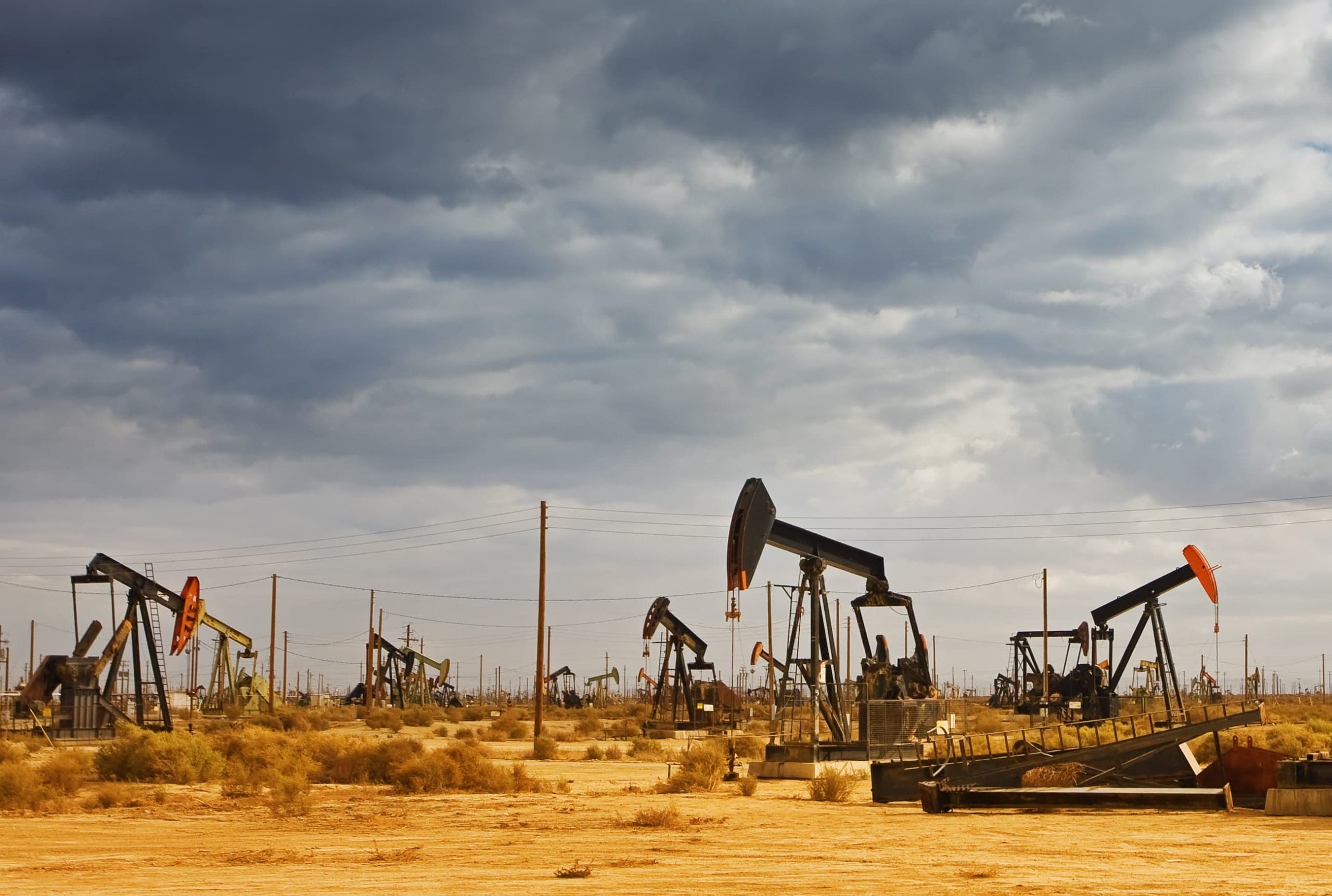 A photo of an oil field