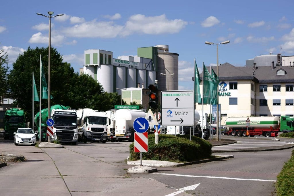 A photo of a Heidelberg Cement plant in Germany.